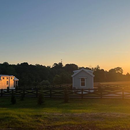 Luxury Riverfront Tiny House- Amazing Views- #111 Strawberry Plains 외부 사진