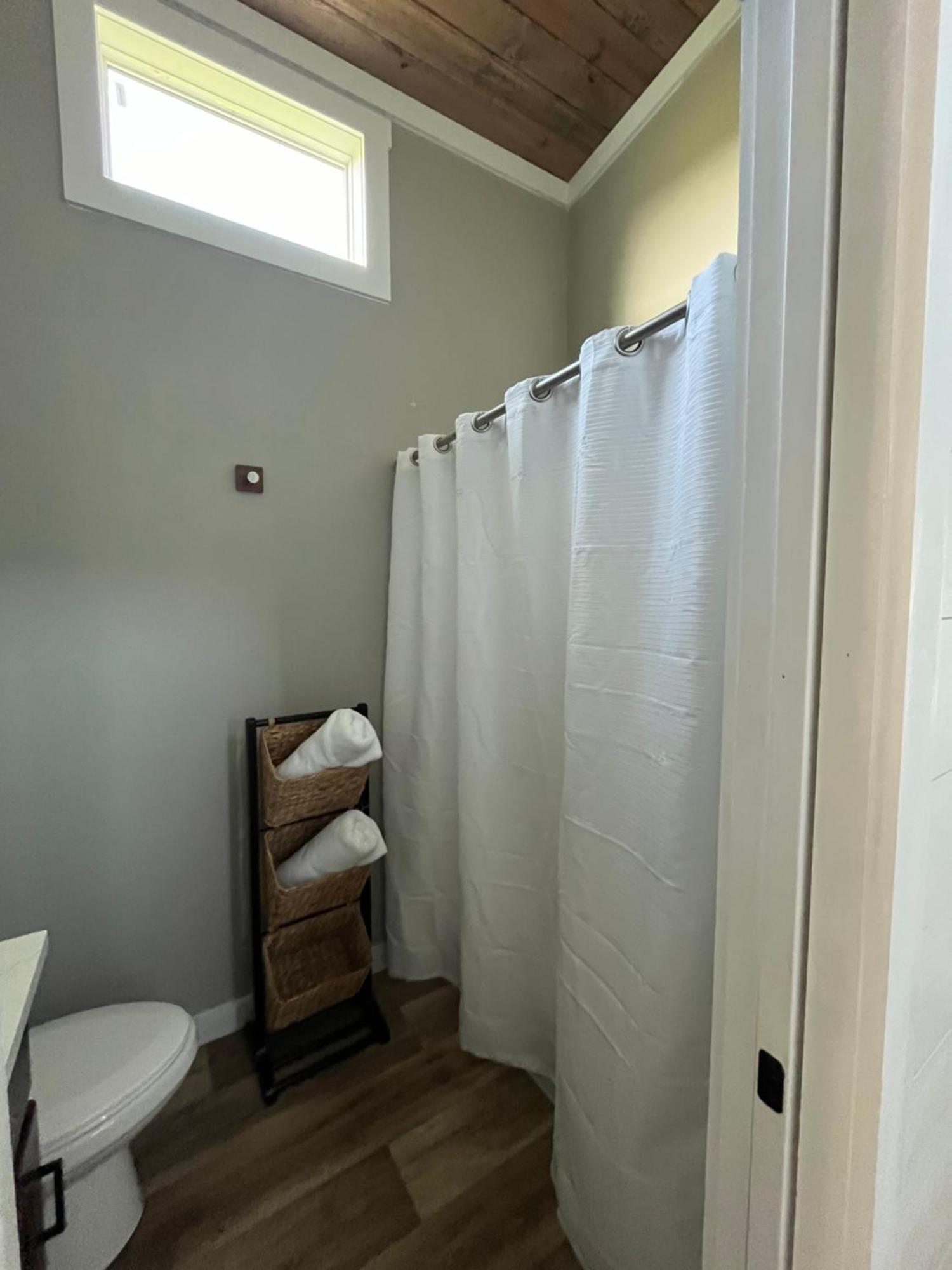 Luxury Riverfront Tiny House- Amazing Views- #111 Strawberry Plains 외부 사진